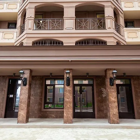 Elegia Park Skyline Apartment *